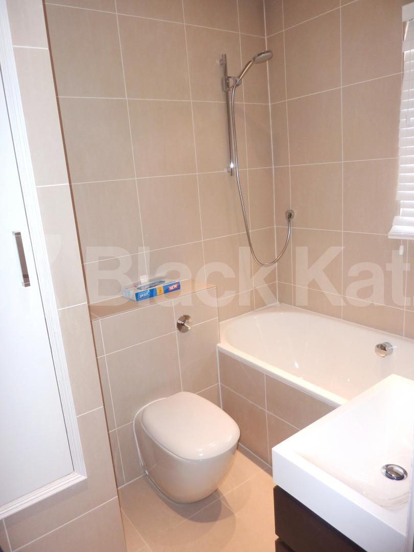 			REGENTS PARK, 2 Bedroom, 1 bath, 1 reception Flat			 Albany Street, REGENTS PARK